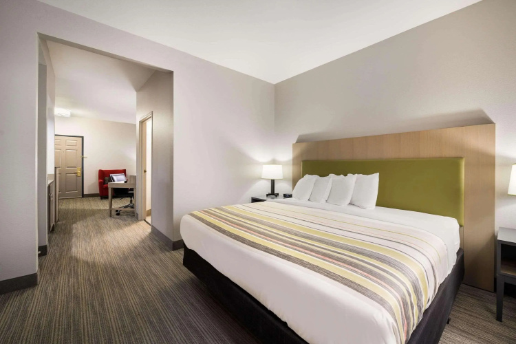 Country Inn & Suites by Radisson, Freeport, IL