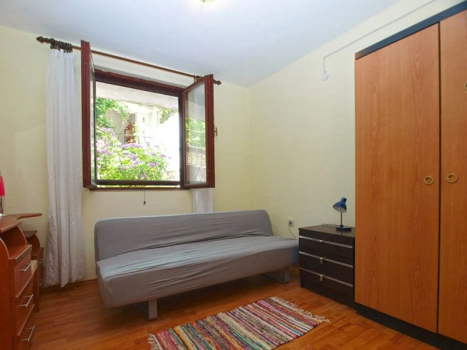 Apartment 949
