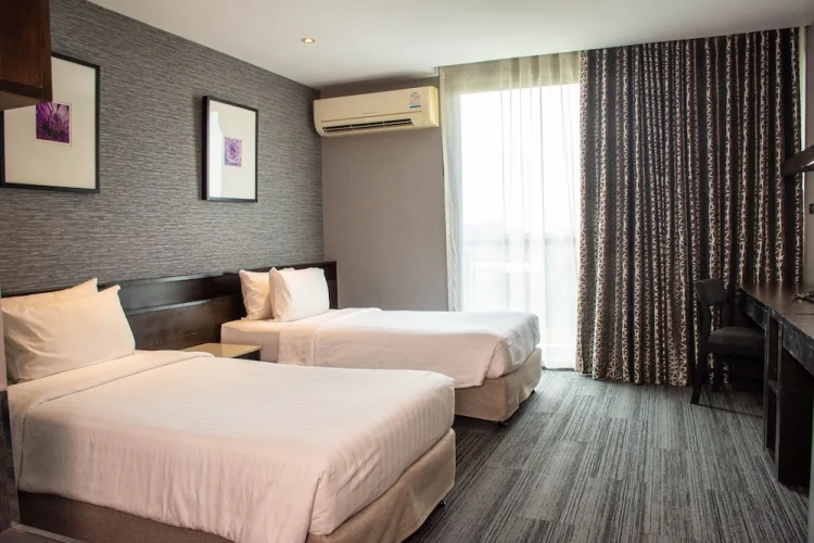 Deluxe Twin room with balcony