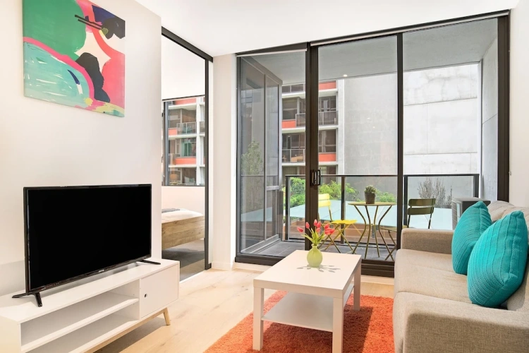 2 Bedrooms Apartment
