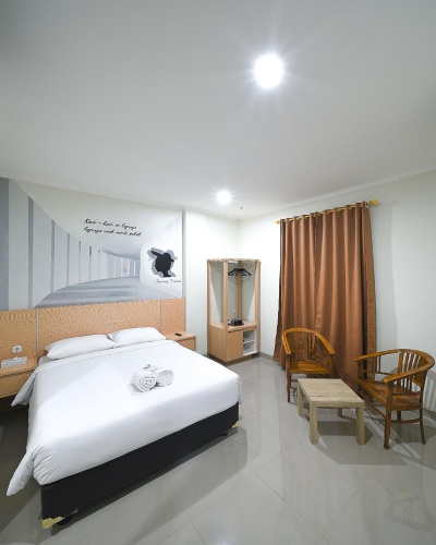 Deluxe Double room with street view