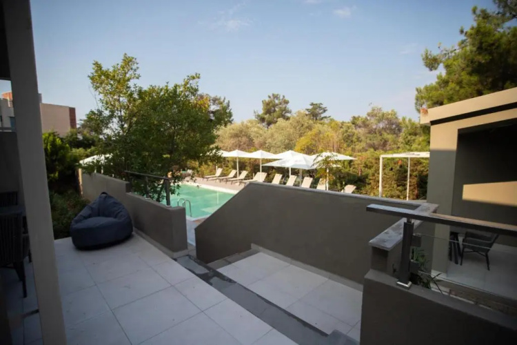 8 Boutique Suites