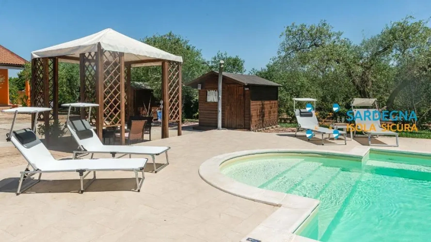 3 Bedrooms Villa