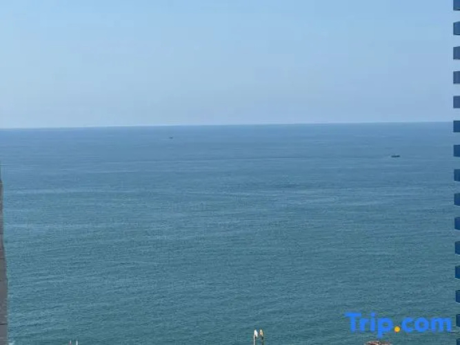 Sea View Apartment, 1st Line