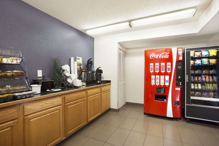 Microtel Inn & Suites By Wyndham Louisville East photo 12