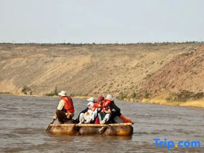 Zhongwei Shining Star River Camping Site