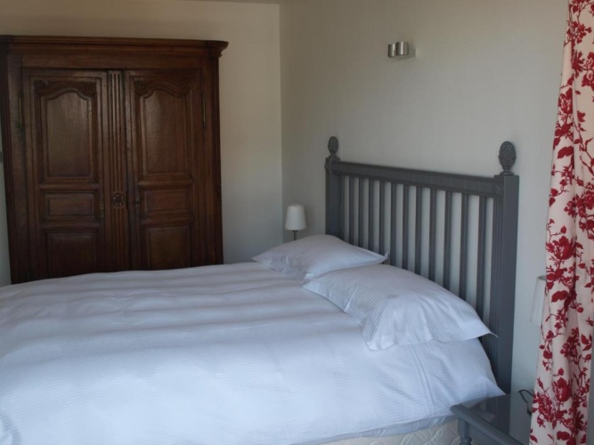 5 Bedrooms Apartment