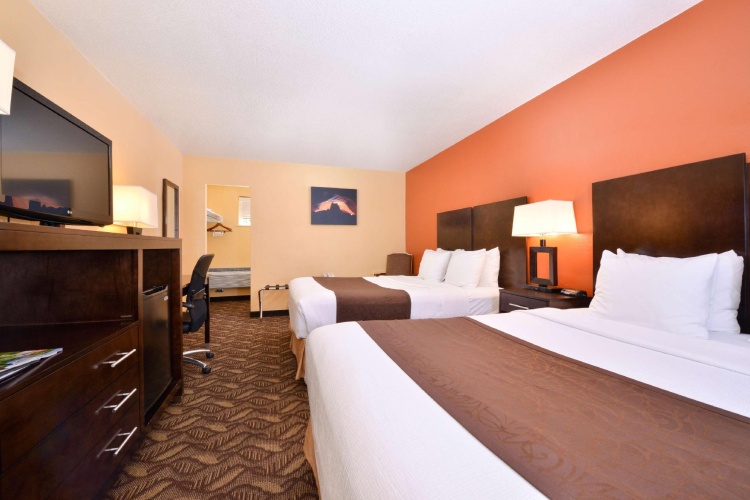 Standard Quadruple room