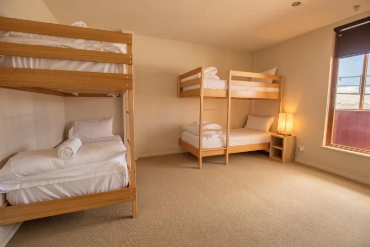 3 Bedrooms Apartment with mountain view