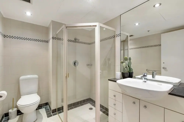Sydney Cbd Self Contained Modern Studio Apartment