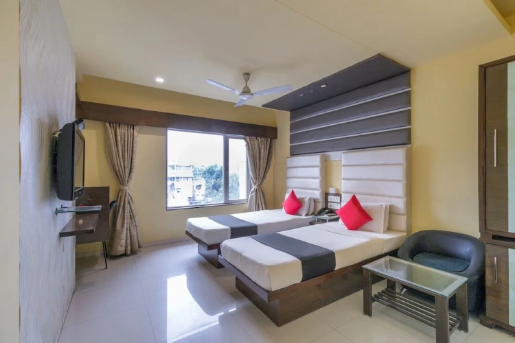 Deluxe Suite with balcony