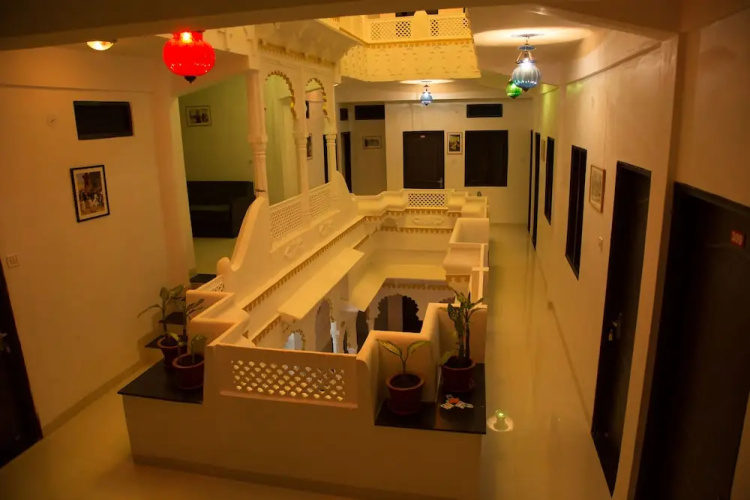 Hotel Nahargarh Palace