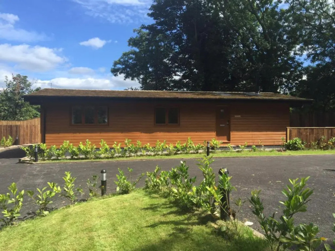 Oak Lodge