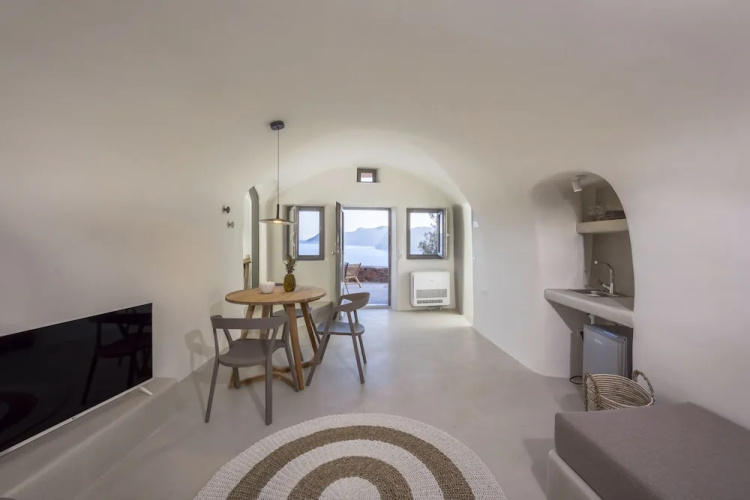 Oia Waves by SV