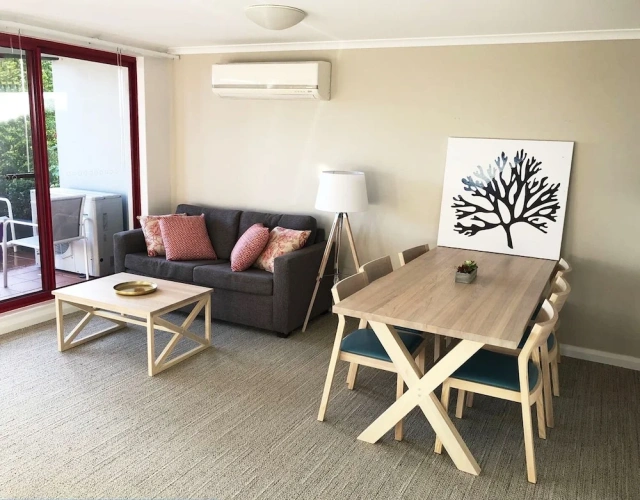 2 Bedrooms Apartment