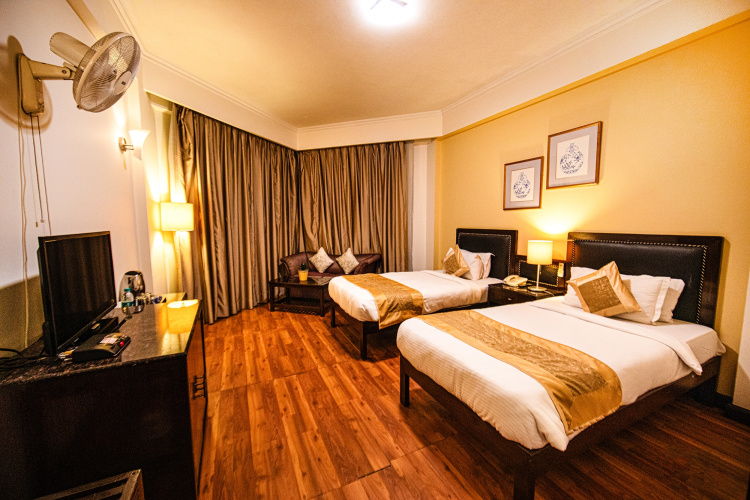 Fabhotel Prime Luxera