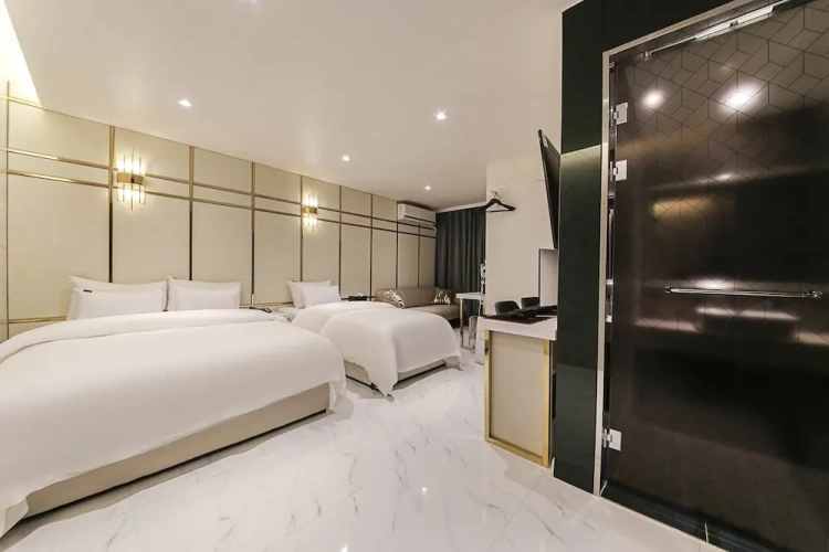 Luxury Twin room