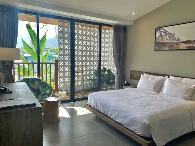 Deluxe room with balcony and with mountain view