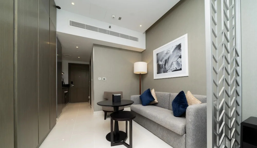 Elegant Studio Living in Privé