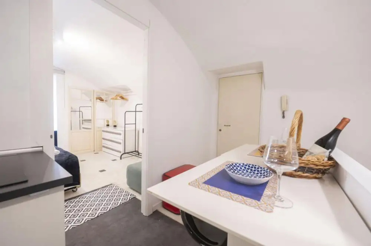 Caden Splace - Dbalconycollection at Piazza Navona