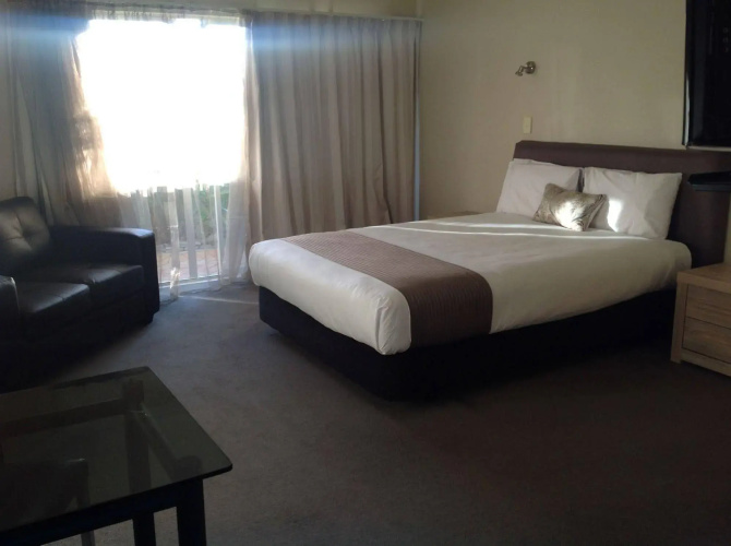Pacific Coast Motor Lodge