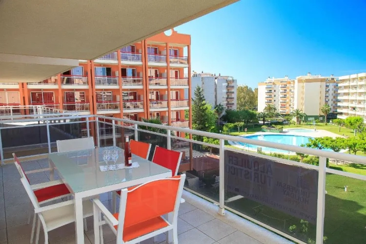 2 Bedrooms Apartment
