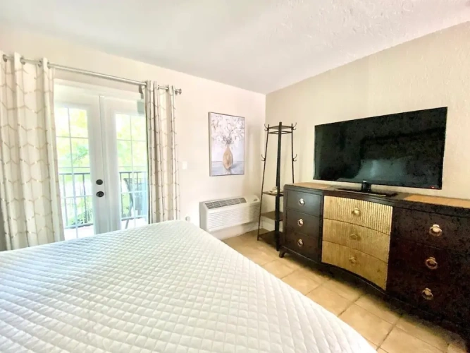 Classic Triple room with balcony