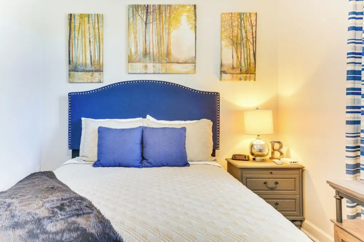 Pool & Lake Access: Mariners Landing Resort Studio