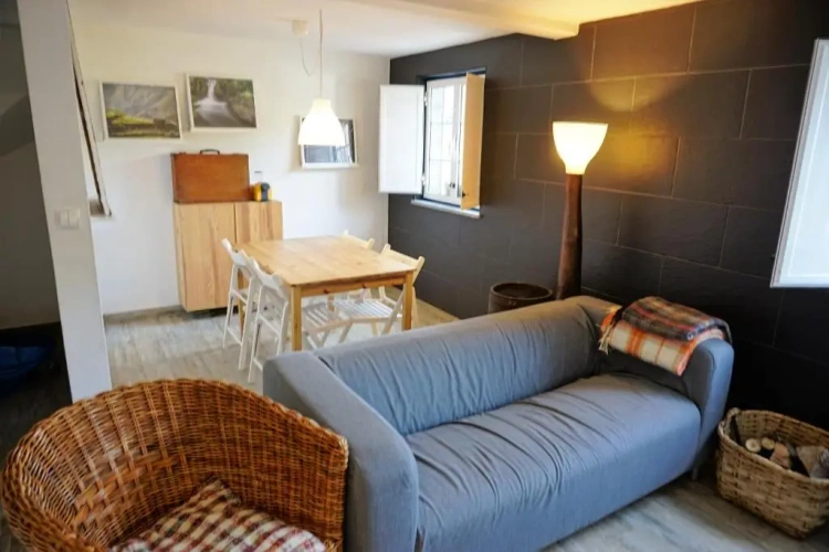 4 Bedrooms Cottage