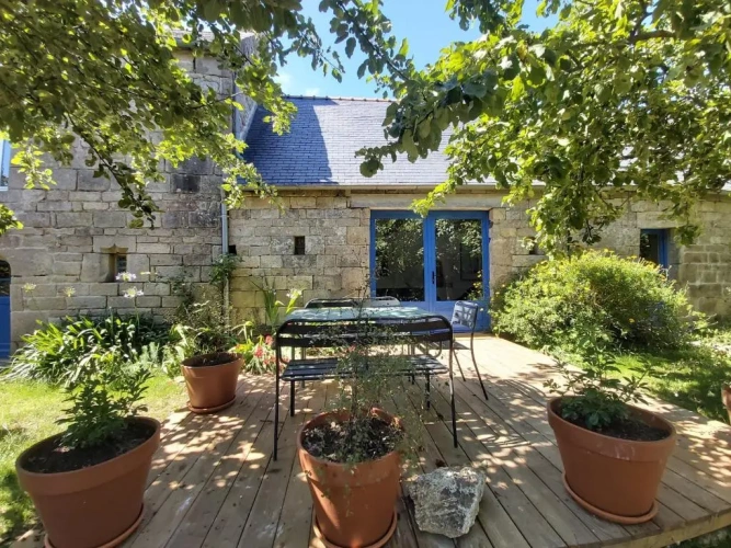 Cottage with garden view