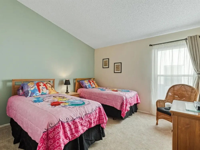 Spacious With Private Pool and Game Room 520