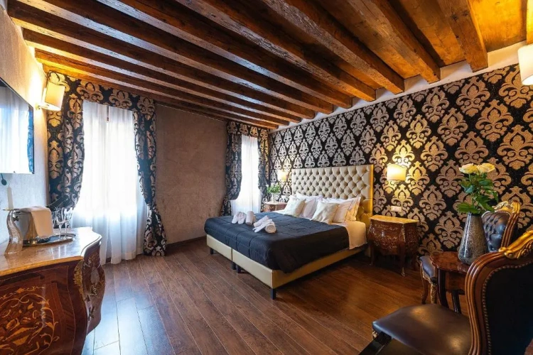 Superior Triple room