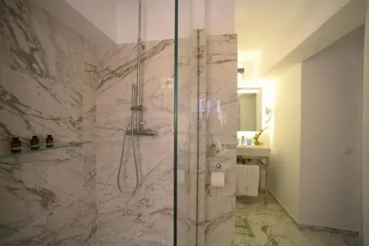 Achillion Liston Suites