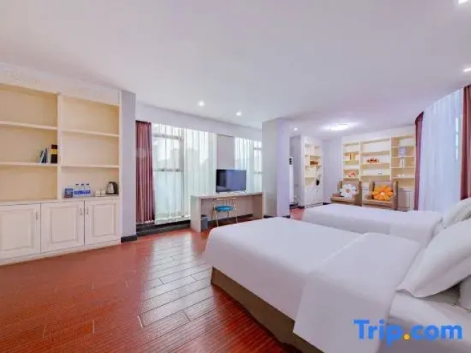 Deluxe Double Family Suite