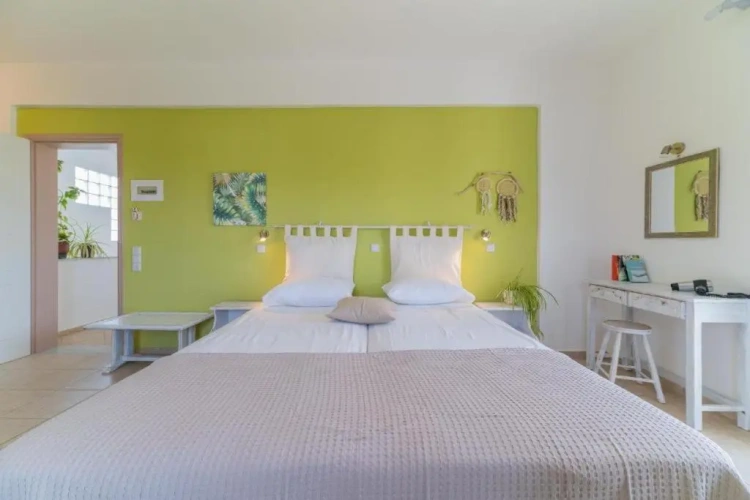 Standard Triple room with balcony