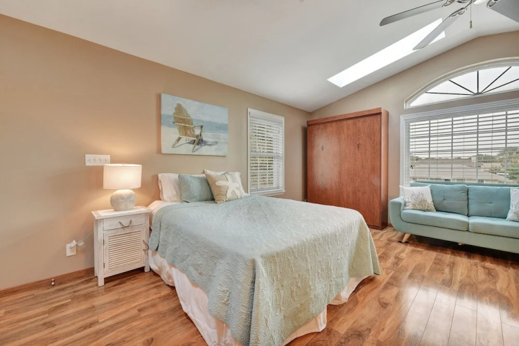 Sunshine Hideaway - Large Studio - Pet Friendly