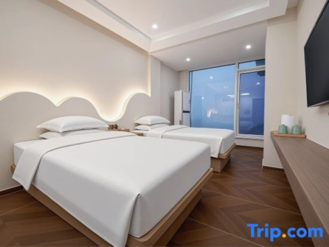 Standard Twin room with mountain view