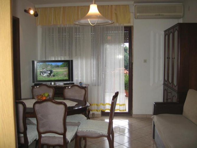 3 Bedrooms Apartment
