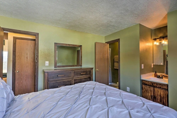 2 Bedrooms Apartment