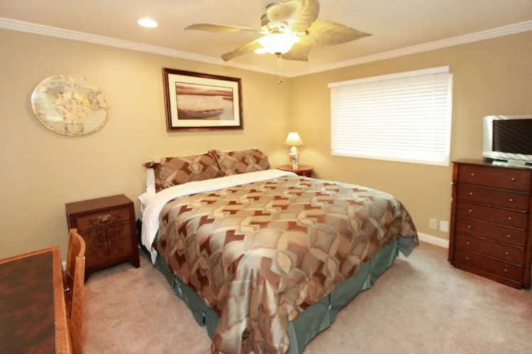 111 E Edgewater Dar 3 Bedroom Duplex