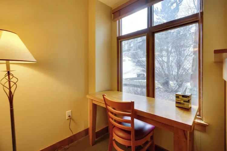 Ski-in/ski-out Park City Studio w/ Pool Access!