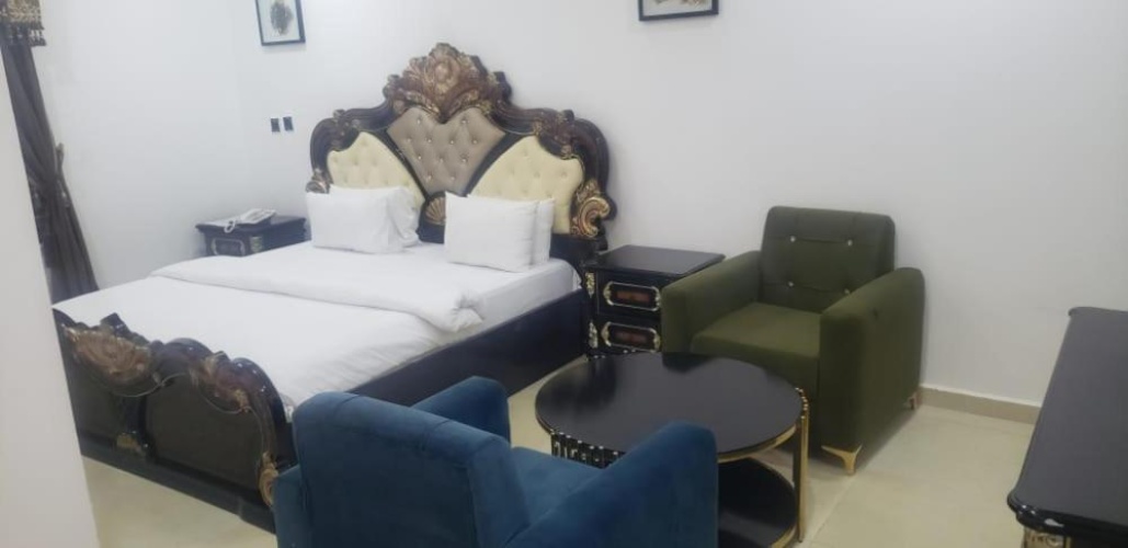 Deluxe Suite