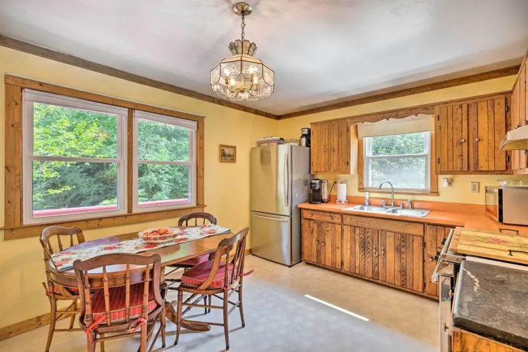 Charming Cottage < 10 Mi to Wineries & Skiing!