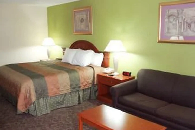 Standard Double room with city view