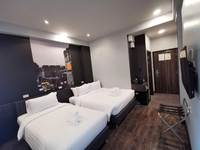 Standard Triple room