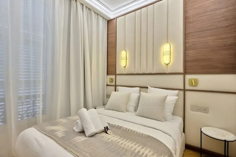 Luxurious Matignon/saint Honore Apartment