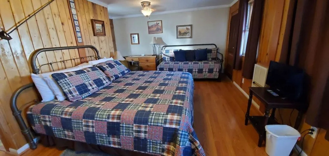 Hikers Cimarron Inn & RV Park LLC