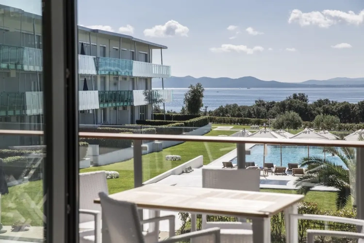2 Bedrooms Deluxe Apartment with balcony and with sea view