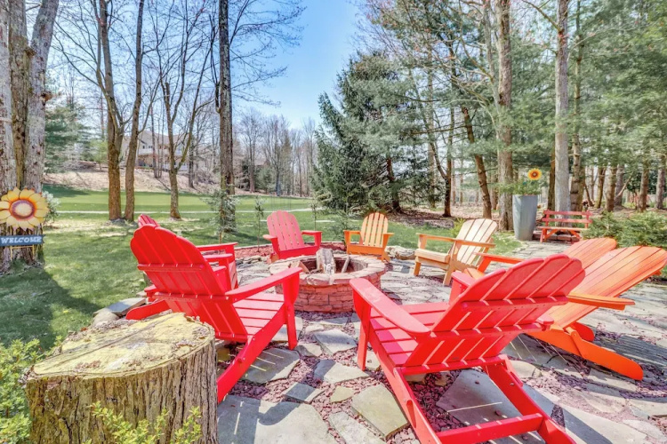 4 Mi to Slopes! Split Rock Resort Home w/ Fire Pit