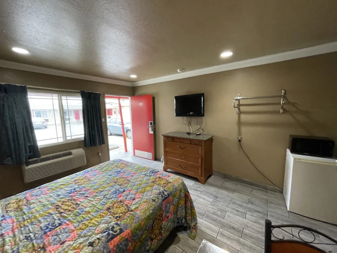 Hiland Motel